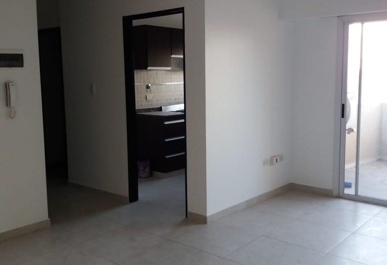 VENTA DE HERMOSO SEMIPISO DE 2 AMBIENTES AL FRENTE C/ COCHERA ZONA LINIERS «APTO CRÉDITO» USD 152.900