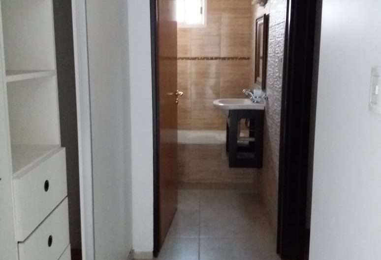 VENTA DE HERMOSO SEMIPISO DE 2 AMBIENTES AL FRENTE C/ COCHERA ZONA LINIERS «APTO CRÉDITO» USD 152.900