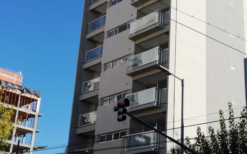 VENTA SEMIPISO DE 2 AMBIENTES C/BALCÓN ZONA LINIERS «NUEVO VALOR» USD 91.000