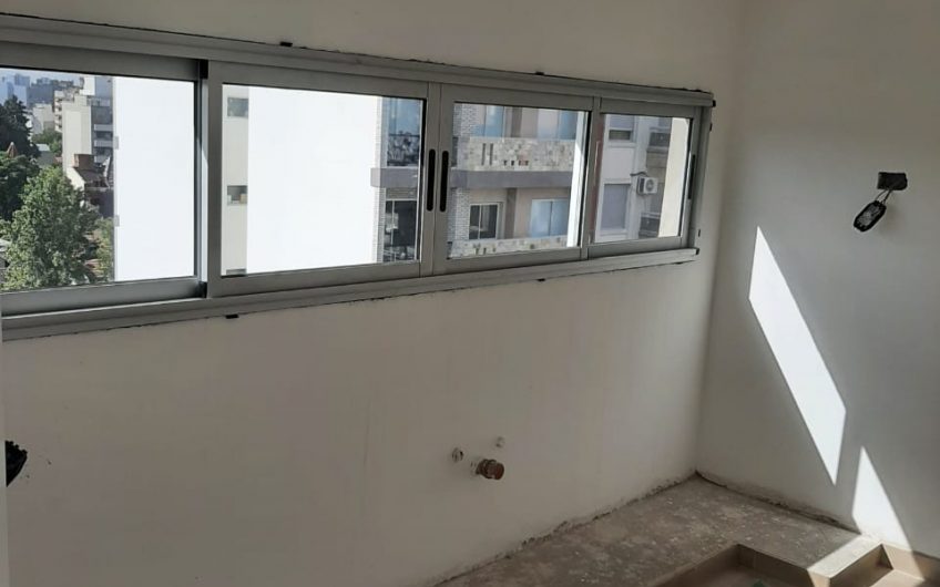 VENTA SEMIPISO DE 2 AMBIENTES C/BALCÓN ZONA LINIERS «NUEVO VALOR» USD 91.000