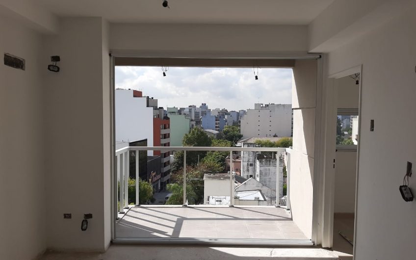 VENTA SEMIPISO DE 2 AMBIENTES C/BALCÓN ZONA LINIERS «NUEVO VALOR» USD 91.000