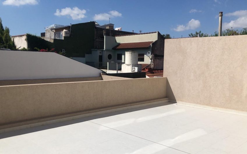 Piso Único 2 Ambientes Liniers, Mas Terraza !!! U$S130.000